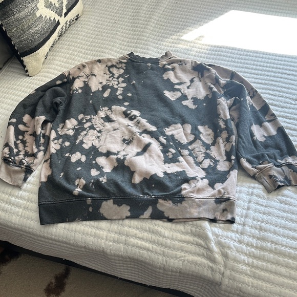 Divided NIRVANA Black and Cream Graphic Crewneck Sweater - Picture 3 of 3